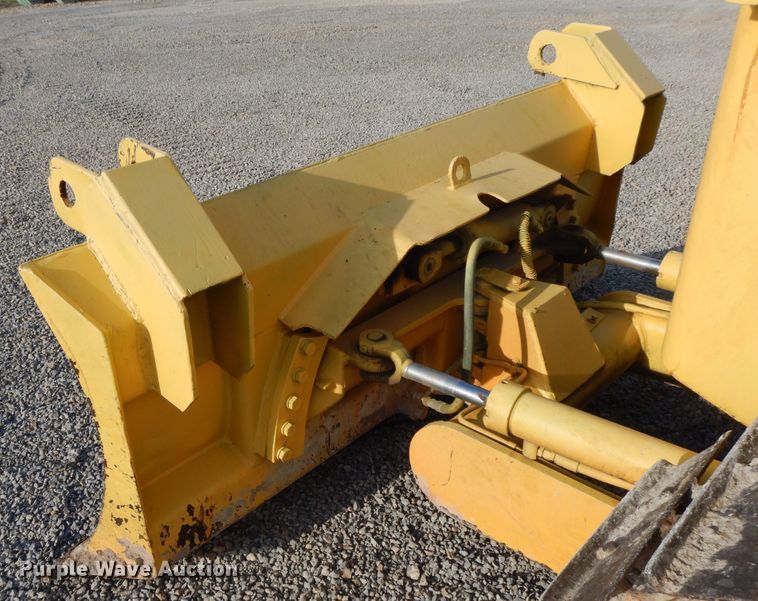 image for item HO9353 1986 International TD7E  dozer