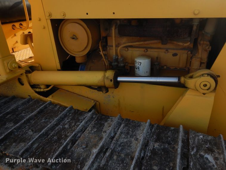 image for item HO9353 1986 International TD7E  dozer