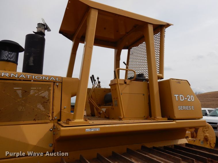 image for item HR9037 International TD20E  dozer