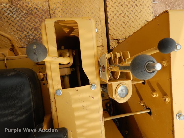 image for item HR9037 International TD20E  dozer