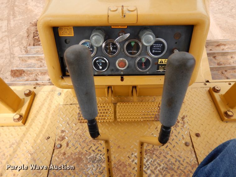 image for item HR9037 International TD20E  dozer