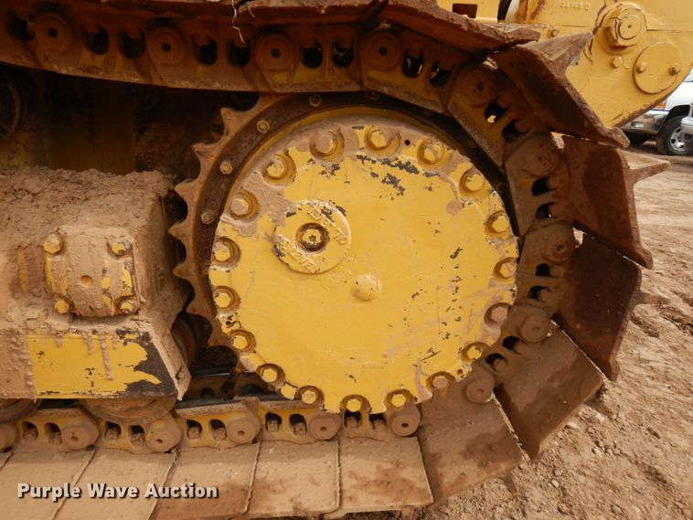 image for item HR9037 International TD20E  dozer