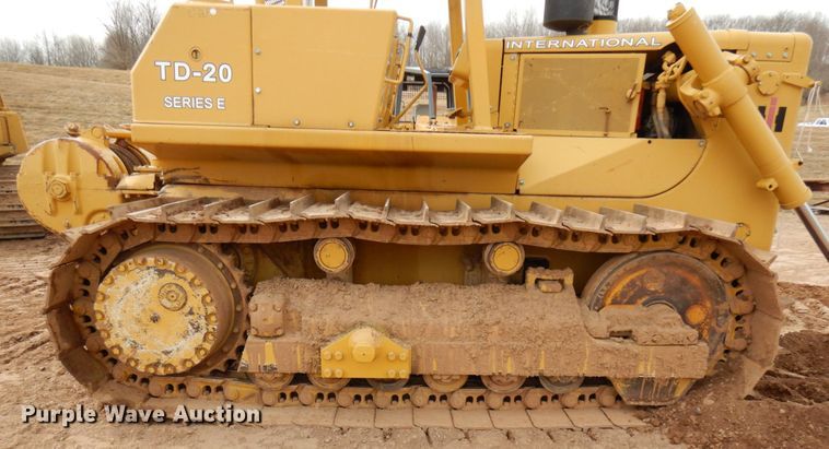 image for item HR9037 International TD20E  dozer