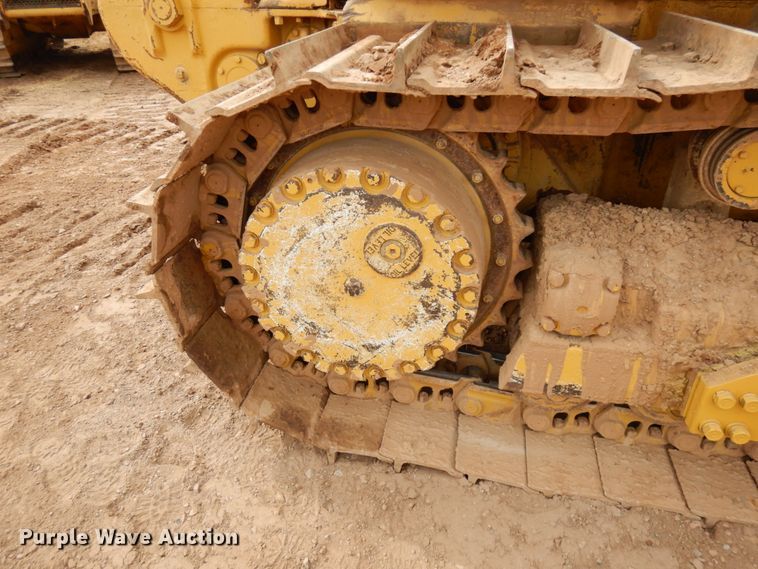 image for item HR9037 International TD20E  dozer