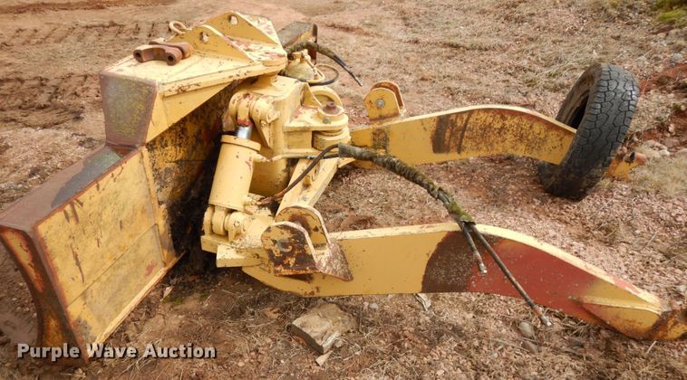 image for item HR9037 International TD20E  dozer
