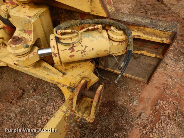 image for item HR9037 International TD20E  dozer