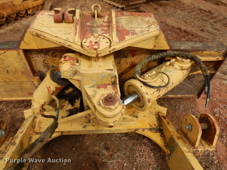 image for item HR9037 International TD20E  dozer