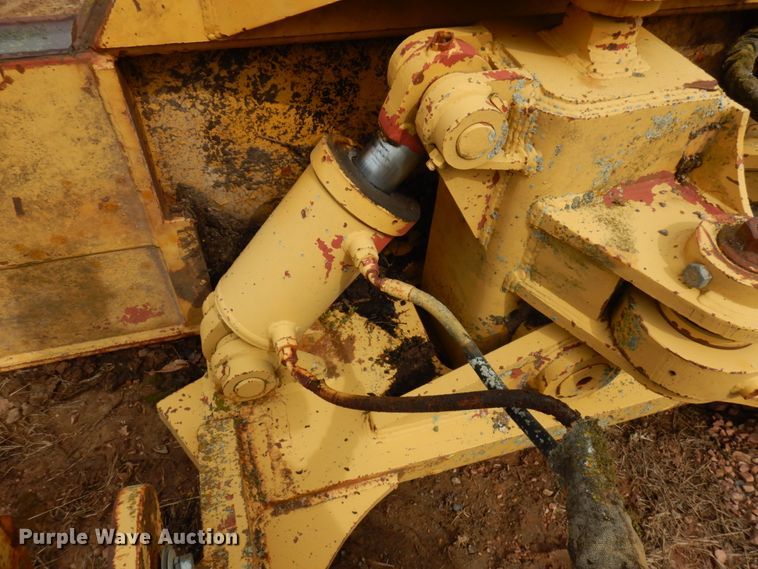 image for item HR9037 International TD20E  dozer