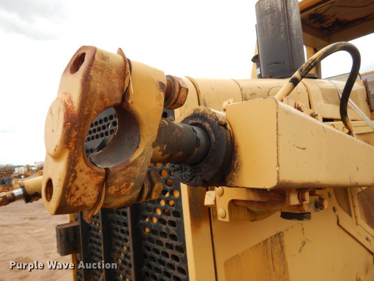 image for item HR9038 1990 John Deere 850B  dozer