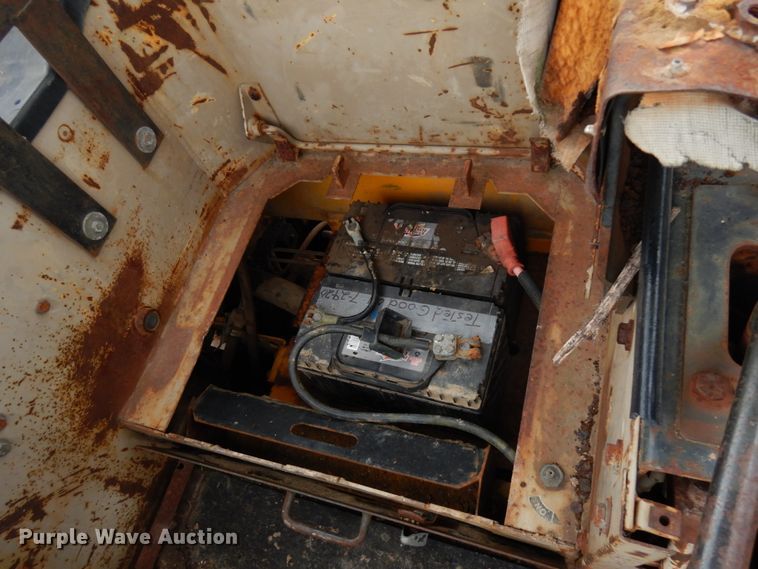 image for item HR9038 1990 John Deere 850B  dozer