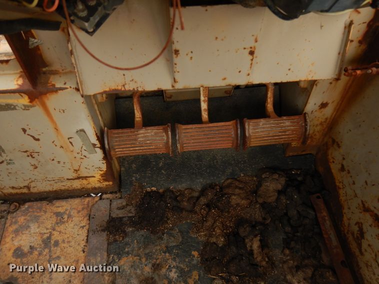 image for item HR9038 1990 John Deere 850B  dozer