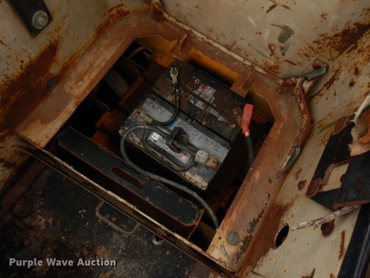 image for item HR9038 1990 John Deere 850B  dozer