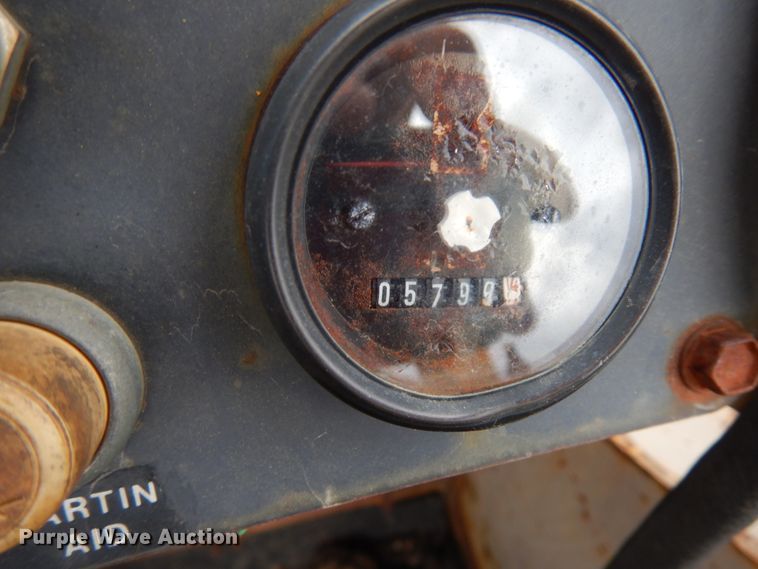 image for item HR9038 1990 John Deere 850B  dozer