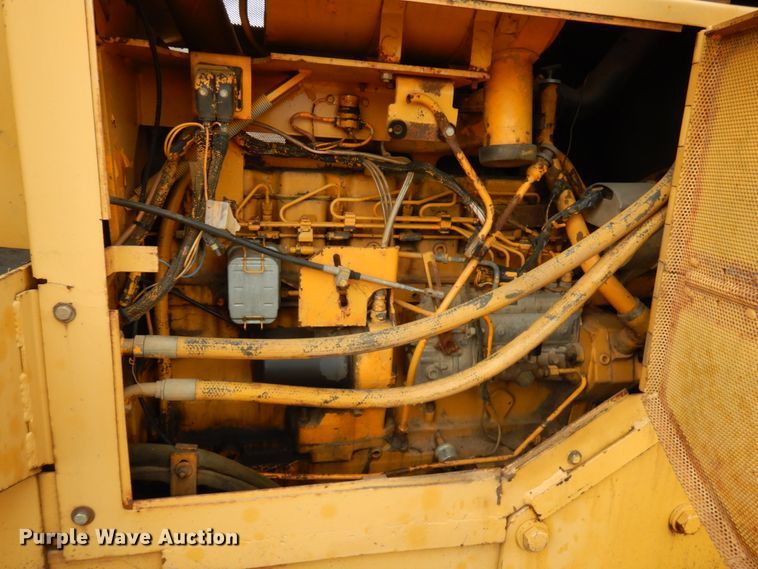 image for item HR9038 1990 John Deere 850B  dozer