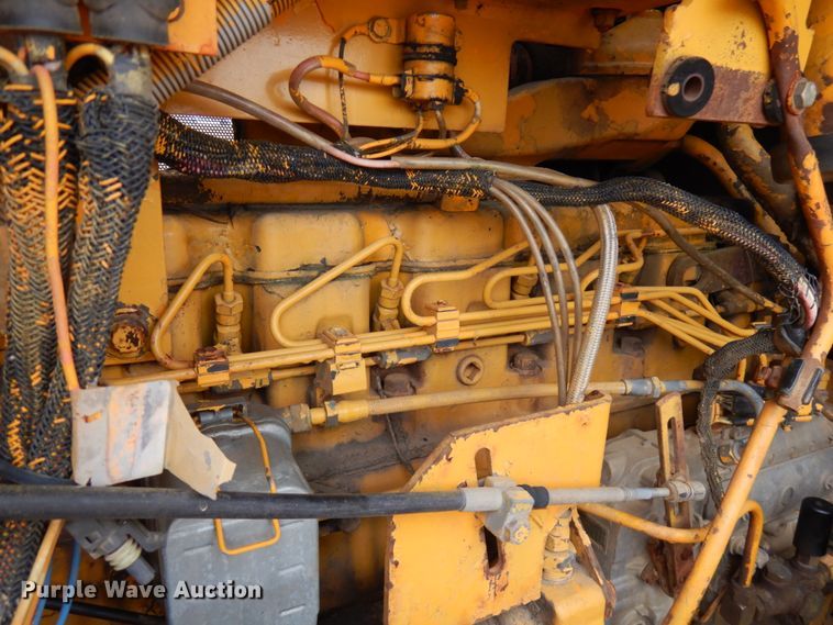 image for item HR9038 1990 John Deere 850B  dozer