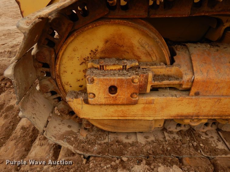 image for item HR9038 1990 John Deere 850B  dozer
