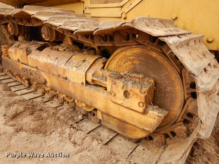 image for item HR9038 1990 John Deere 850B  dozer