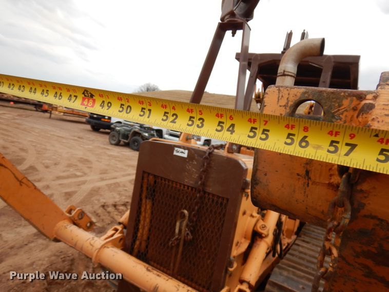 image for item HR9039 1976 Case 475  cable plow