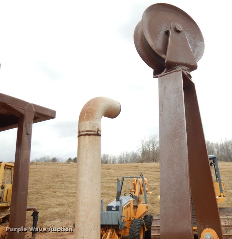 image for item HR9039 1976 Case 475  cable plow