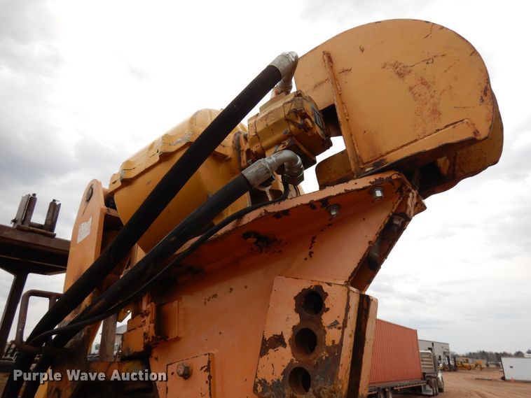 image for item HR9039 1976 Case 475  cable plow