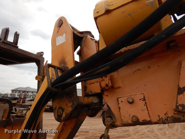 image for item HR9039 1976 Case 475  cable plow