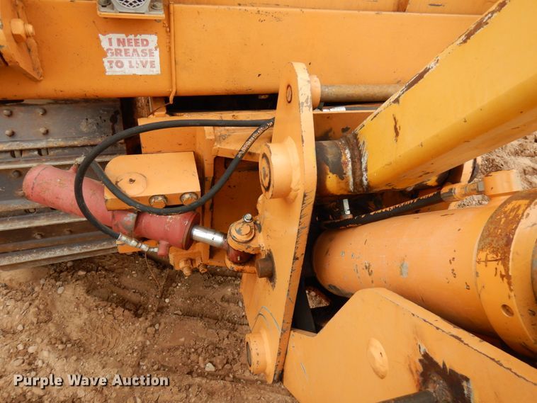 image for item HR9039 1976 Case 475  cable plow