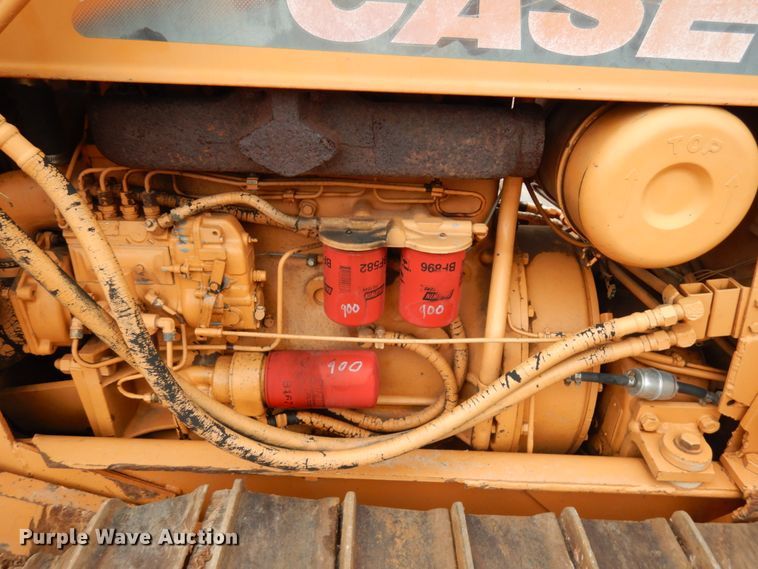 image for item HR9039 1976 Case 475  cable plow