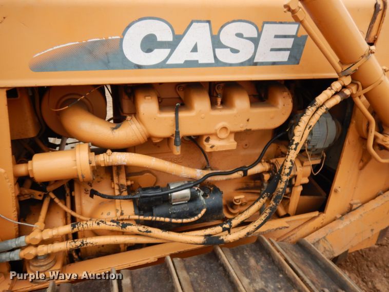 image for item HR9039 1976 Case 475  cable plow