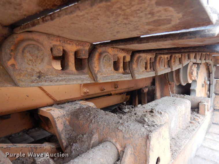 image for item HR9039 1976 Case 475  cable plow