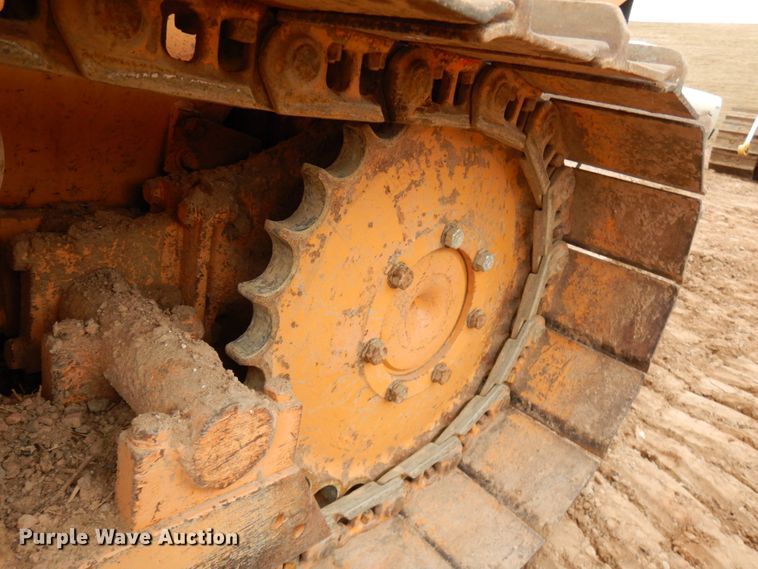 image for item HR9039 1976 Case 475  cable plow