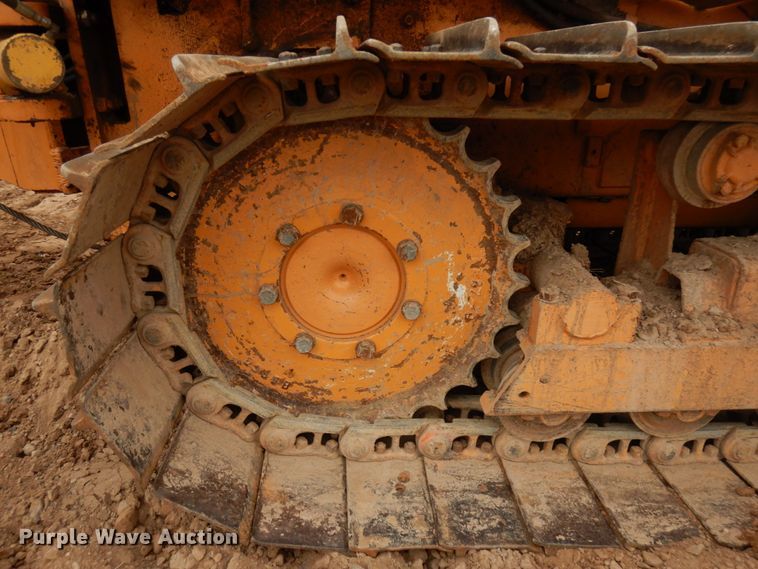 image for item HR9039 1976 Case 475  cable plow