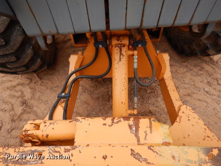 image for item HR9040 1992 Case 660  cable plow