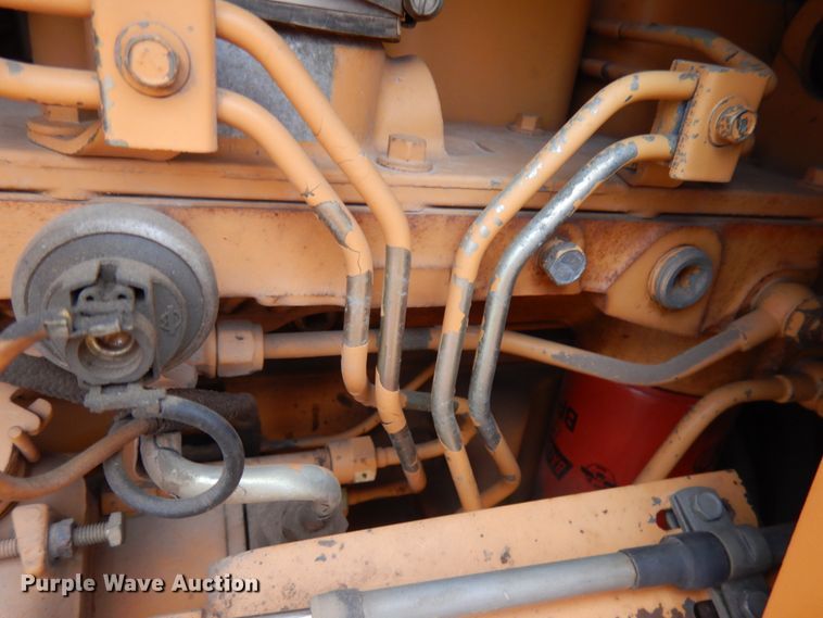 image for item HR9040 1992 Case 660  cable plow