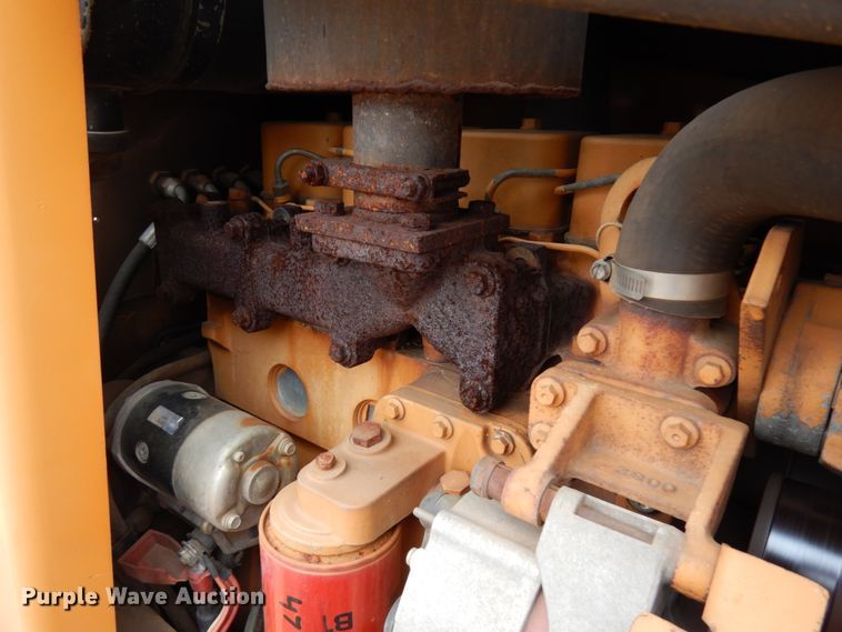 image for item HR9040 1992 Case 660  cable plow