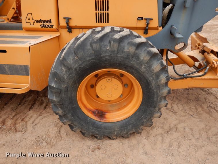 image for item HR9040 1992 Case 660  cable plow