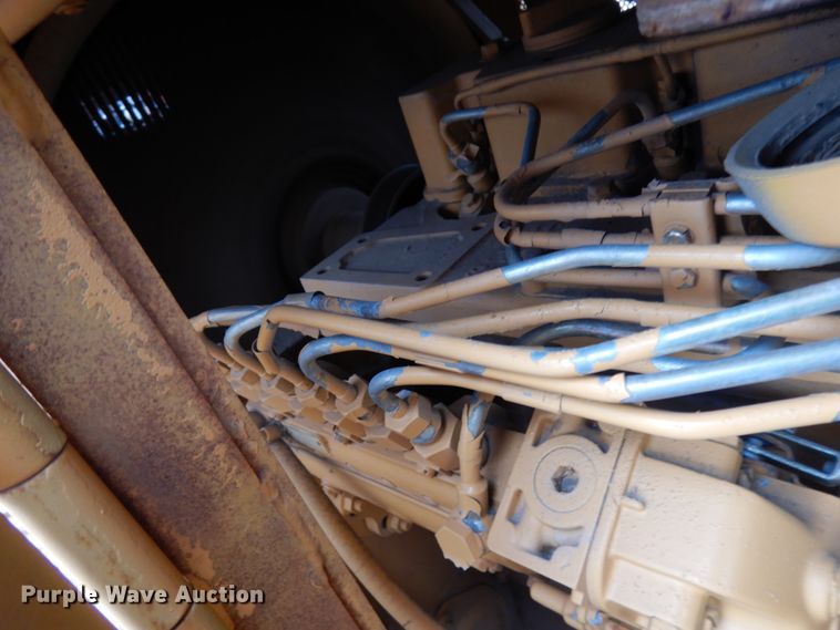 image for item HR9041 1989 Case 1550  dozer