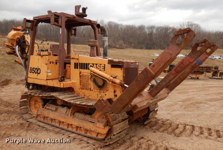 image for item HR9042 1990 Case 850D  cable plow