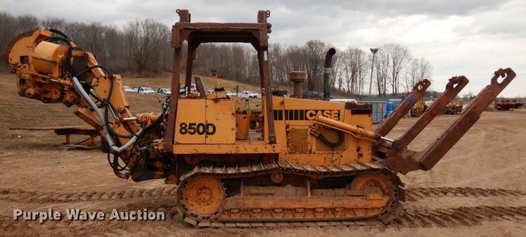 image for item HR9042 1990 Case 850D  cable plow