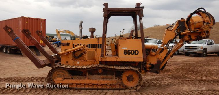 image for item HR9042 1990 Case 850D  cable plow