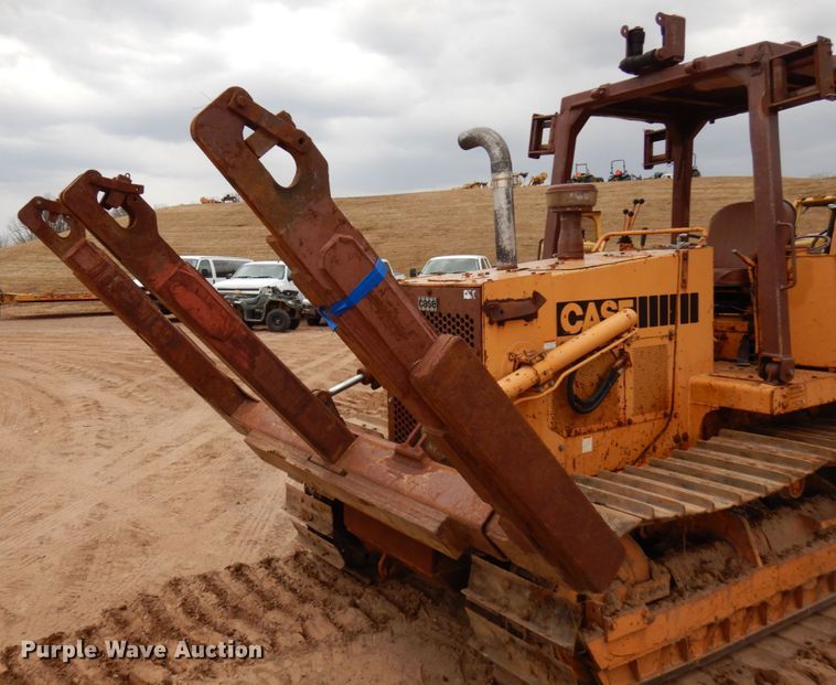 image for item HR9042 1990 Case 850D  cable plow