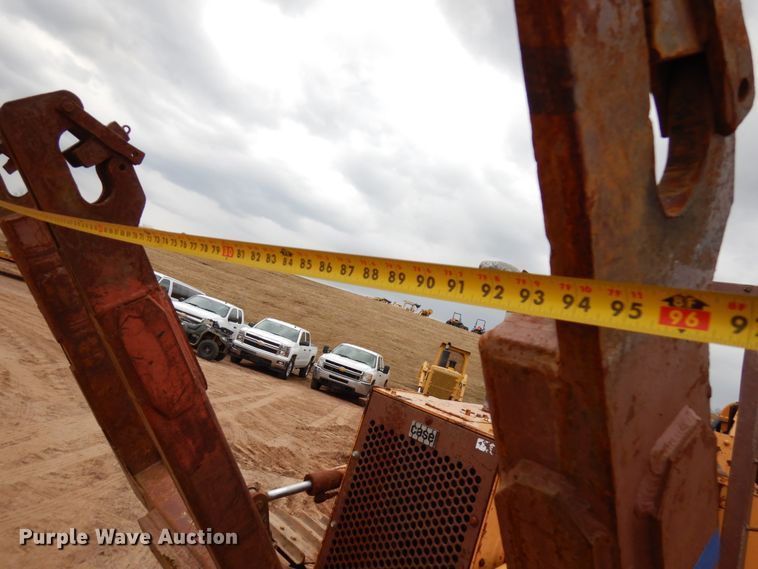 image for item HR9042 1990 Case 850D  cable plow