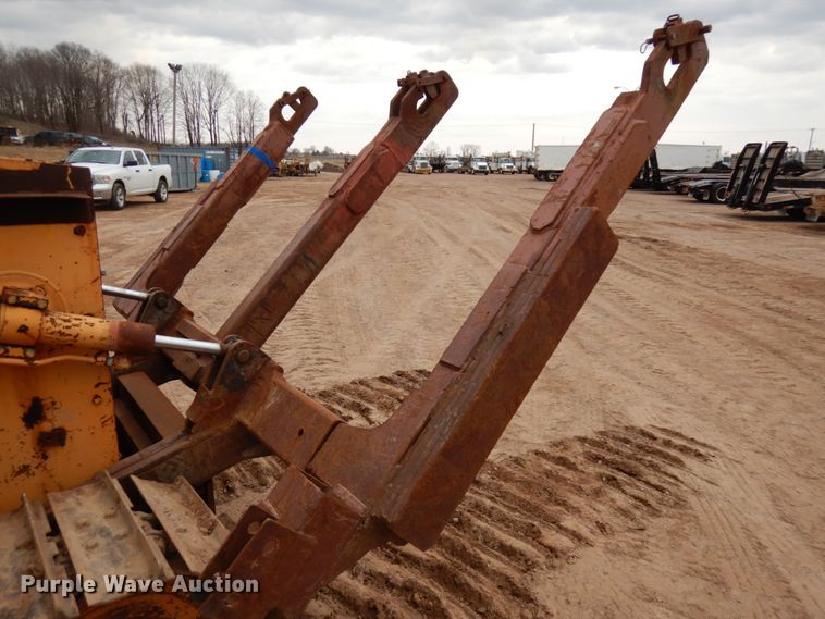 image for item HR9042 1990 Case 850D  cable plow