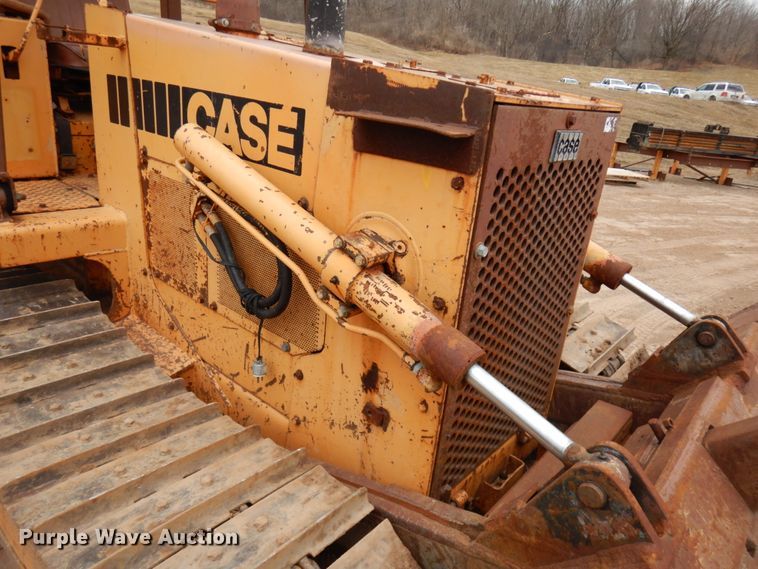 image for item HR9042 1990 Case 850D  cable plow