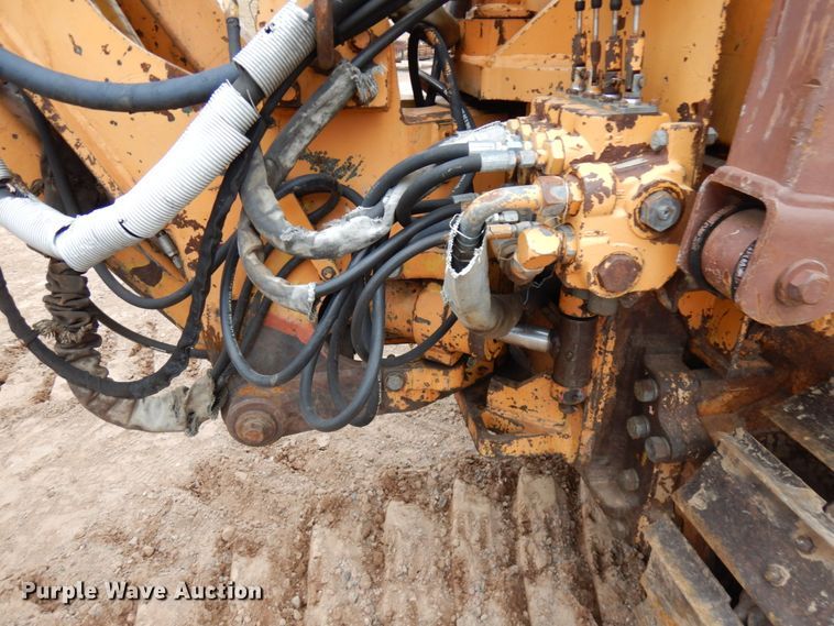 image for item HR9042 1990 Case 850D  cable plow