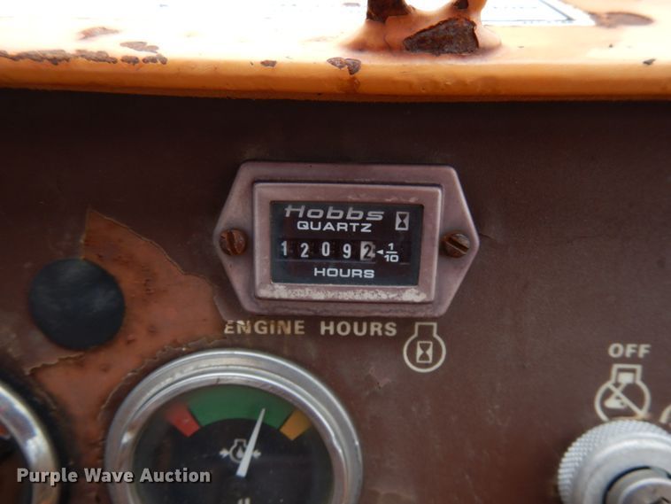 image for item HR9042 1990 Case 850D  cable plow