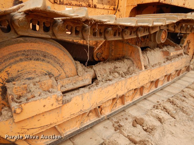 image for item HR9042 1990 Case 850D  cable plow