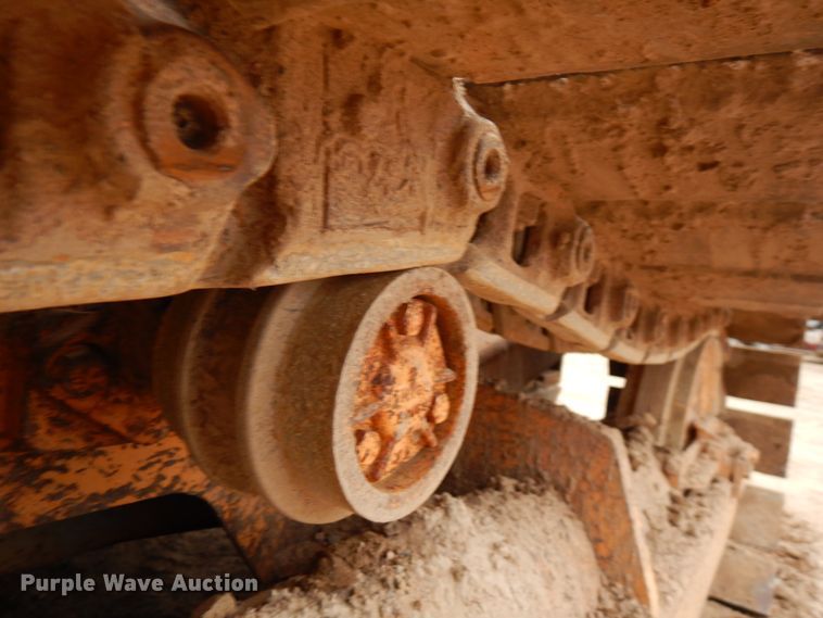 image for item HR9042 1990 Case 850D  cable plow