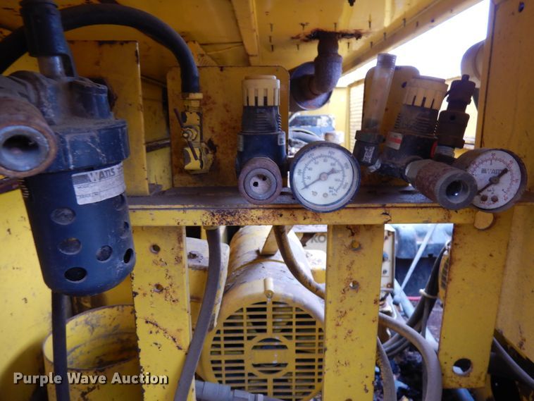 image for item HR9056 Flat 1300 3A  air compressor