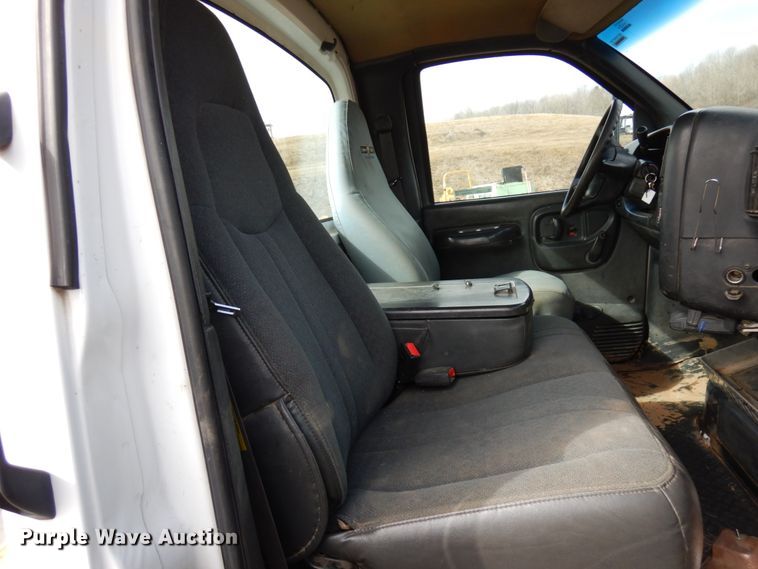 image for item HR9068 2005 Chevrolet C4500  utility / service truck