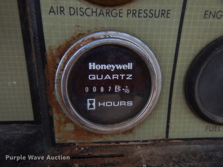 image for item HR9069 1993 Ingersoll Rand P175  air compressor